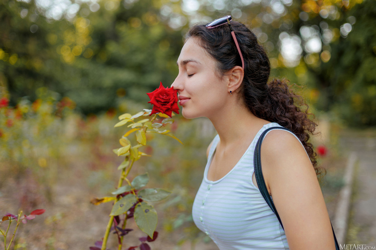 Electra Noir - Red Roses 0002