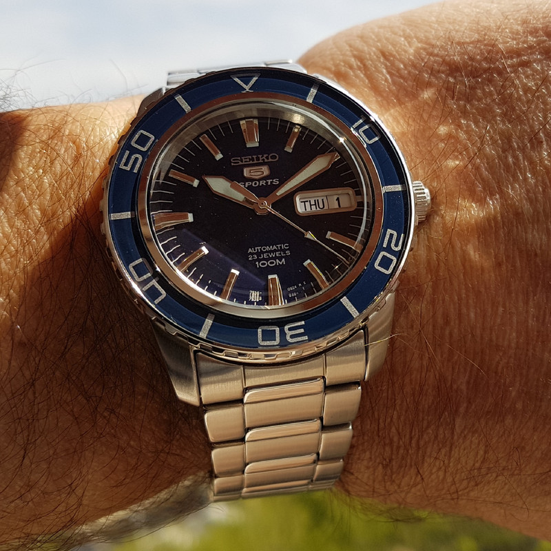 Seiko 5 SNZH53 Cal. 7S36 100M (1)