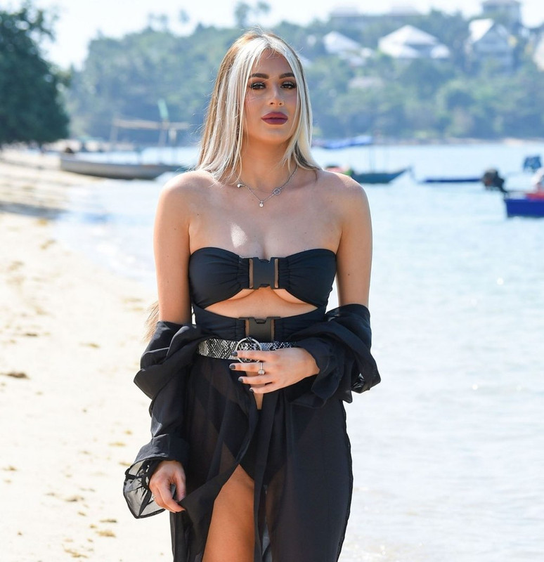 Demi-Sims-UpskirtSTARS.com-18-1024x1314 (10)