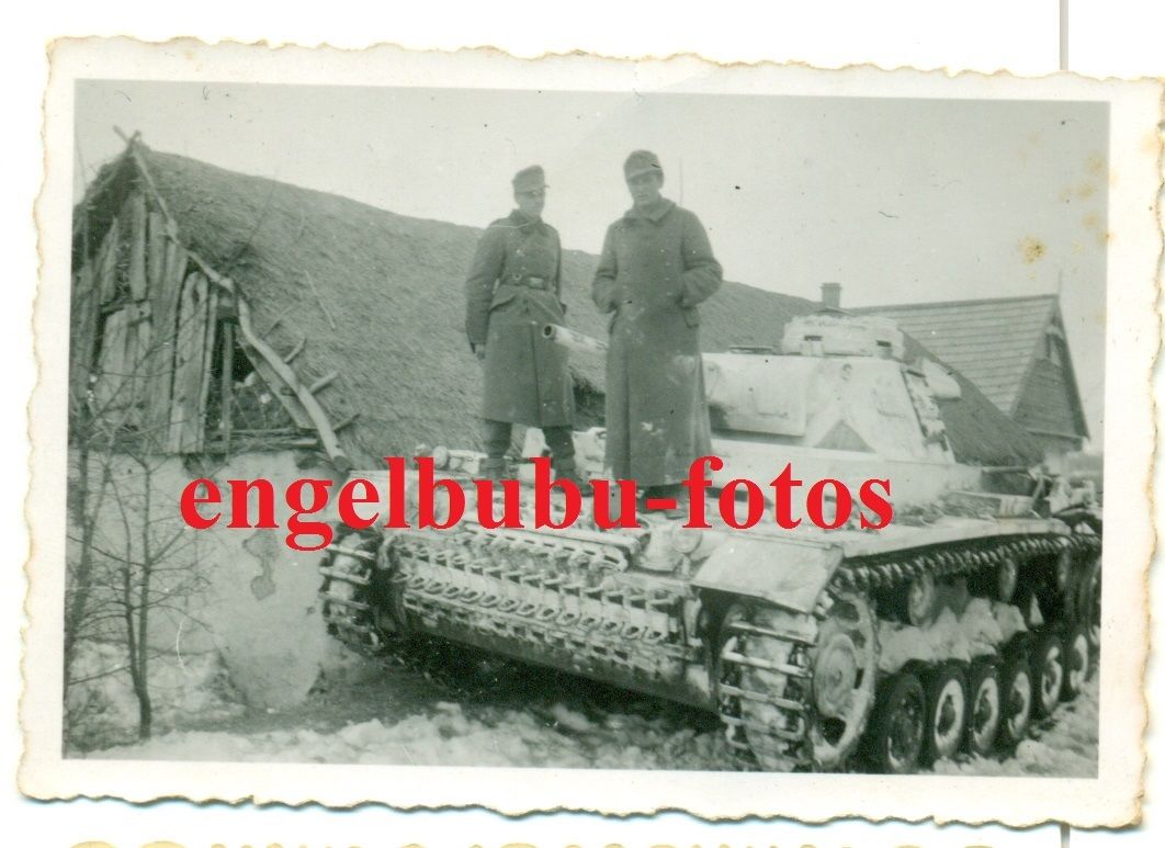 FOTO - PANZER - Dtsch. Panzer III mit weißen Win