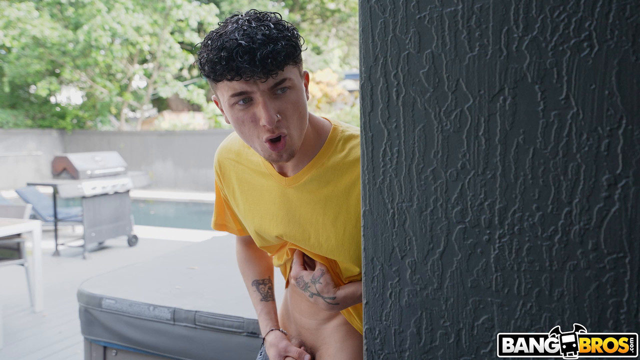 Chloe Amour - Chloe Catches Creampie - BANGBROS.mp4.0001