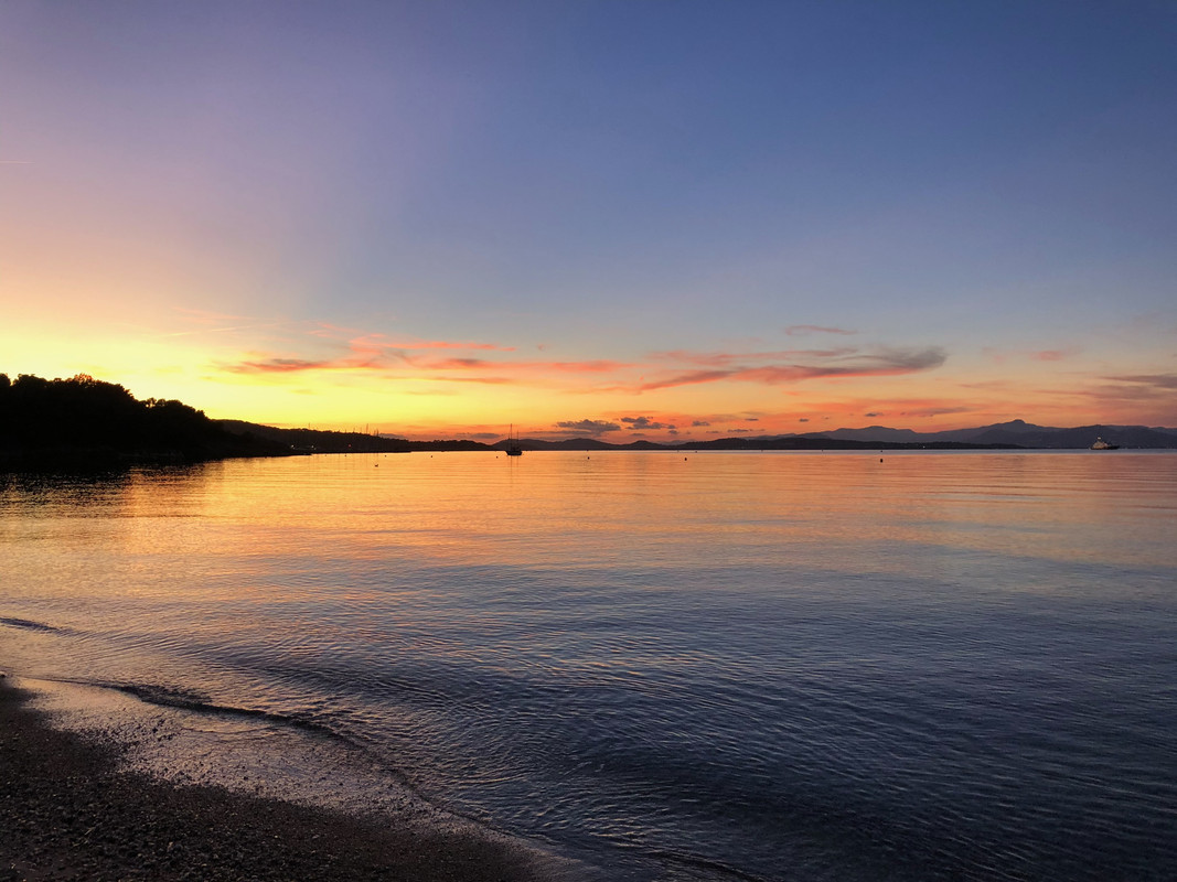 91FDCA69-794A-4E87-8CFE-0CF7461FB2D7