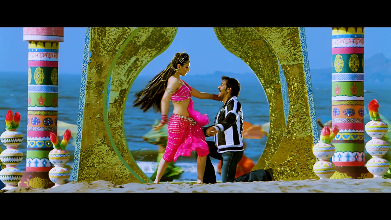 Tamanna Hot Song From Himmatwala Naino Main Sapna 4K (Best Quality).mp4_snapshot_00.48_[2021.04.05_1
