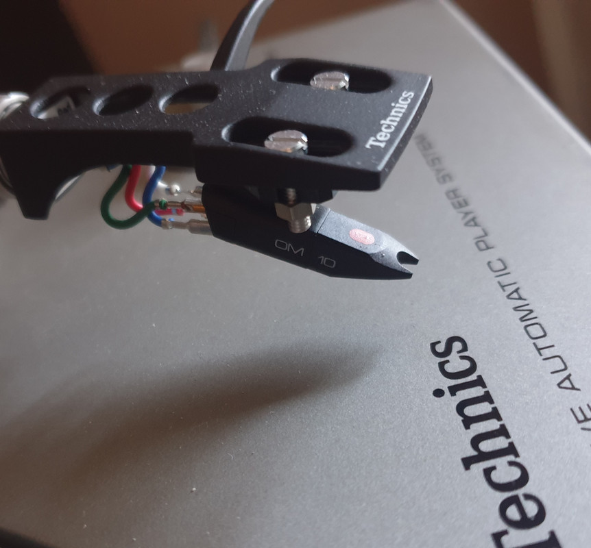 [Bild: Technics-SL1300.jpg]