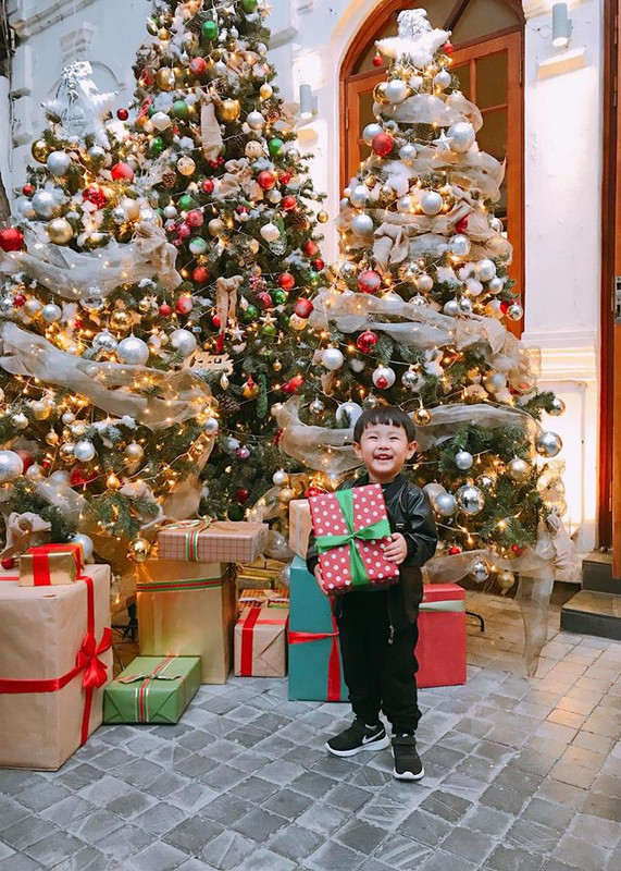 Mê mẩn 8 QUÁN CAFE DECOR GIÁNG SINH siêu lộng lẫy ở Hà Nội cho các tín đồ sống ảo - ảnh 24 me man 8 quan cafe decor giang sinh sieu long lay o ha noi cho cac tin do song ao - anh 24