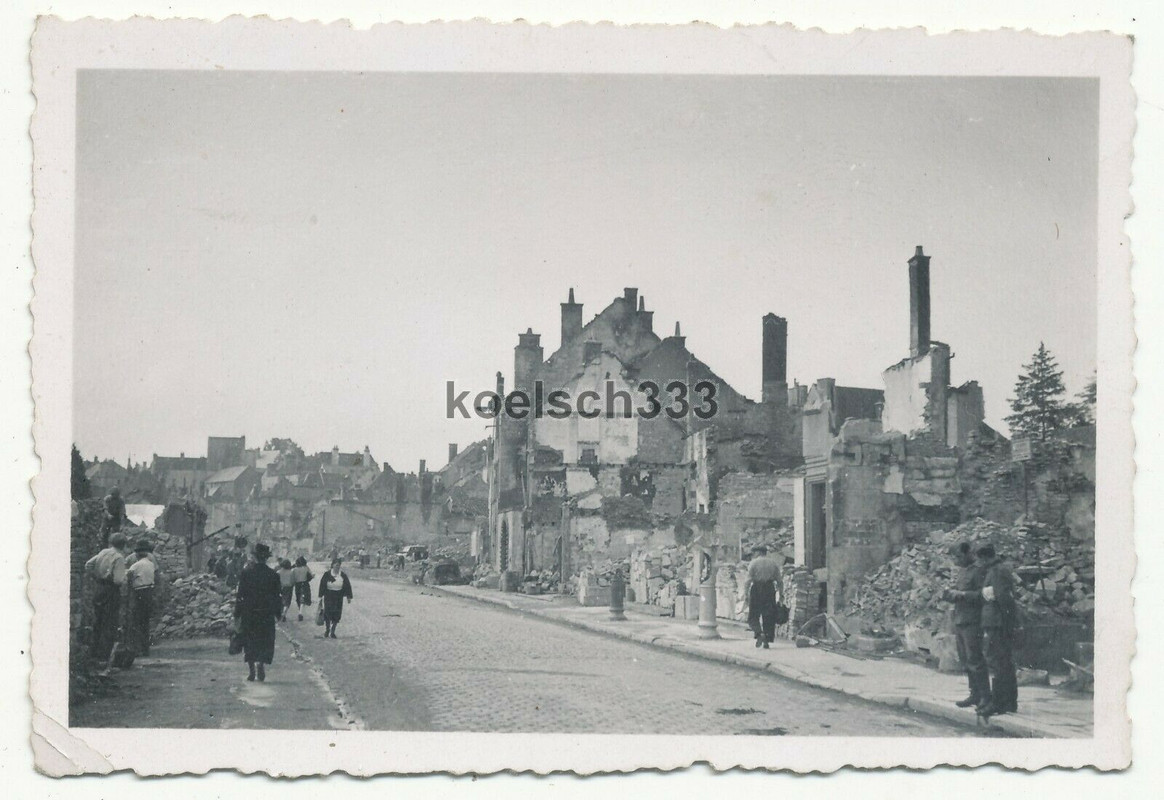 Foto Häuser Ruinen in Chatillon Frankreich Wehrmacht Westfeldzug Zerstörungen