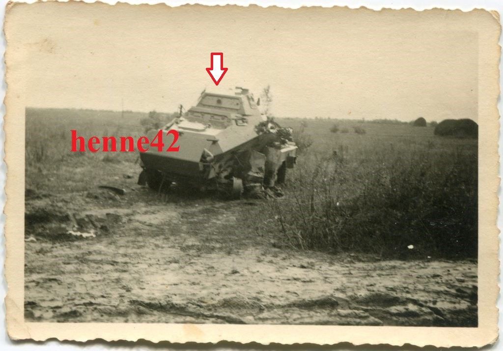 Foto Wehrmacht abgeschossener Dt. Panzerspähwagen Sd.Kfz. 231 8-
