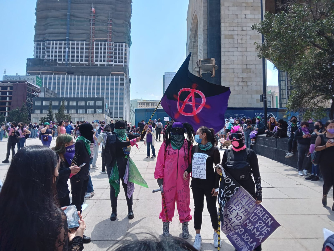 AMLO asegura que manifestaciones por 8M fueron pacíficas