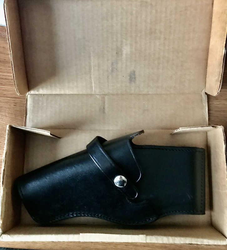 B5B981EE-FEB7-4301-BE49-ABBB9ACAAC89