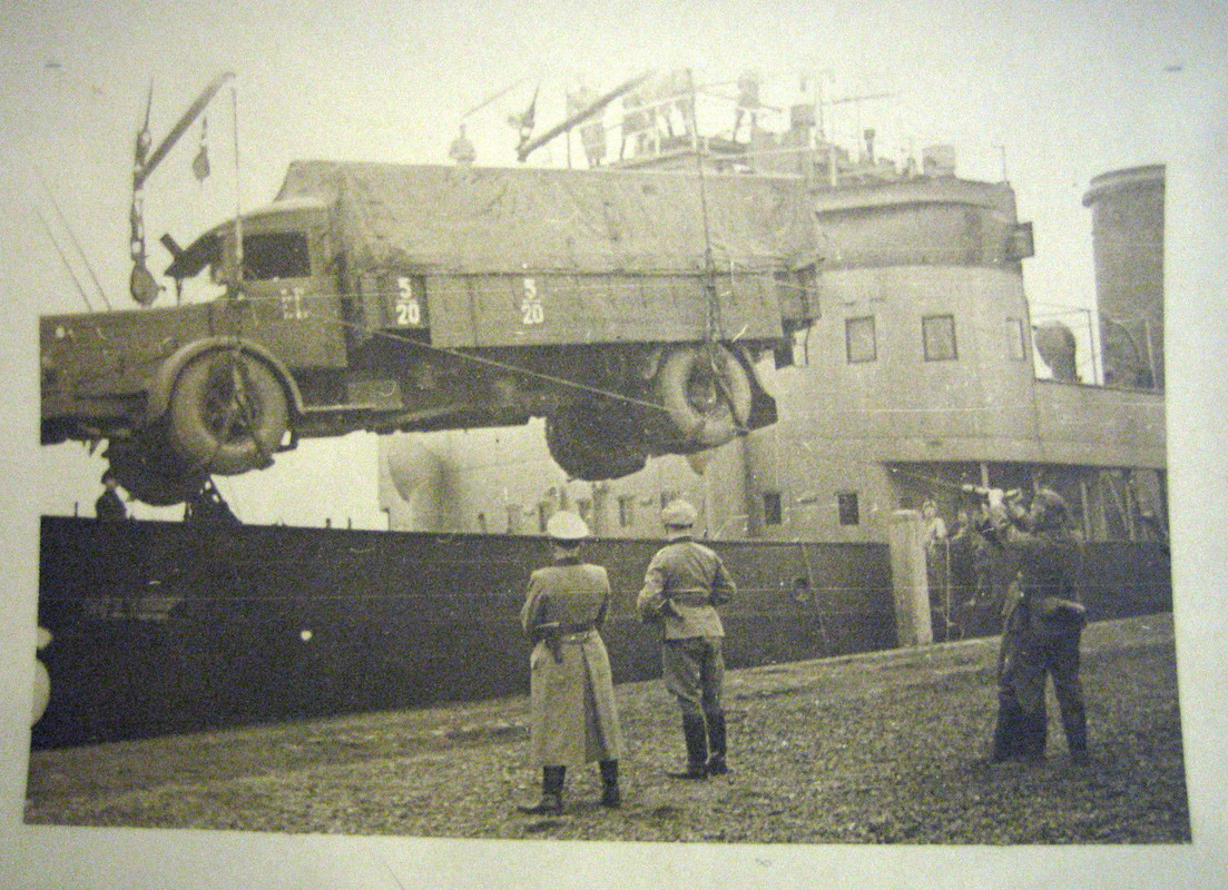 Verladeübung Seelöwe LKW Ostende 1940