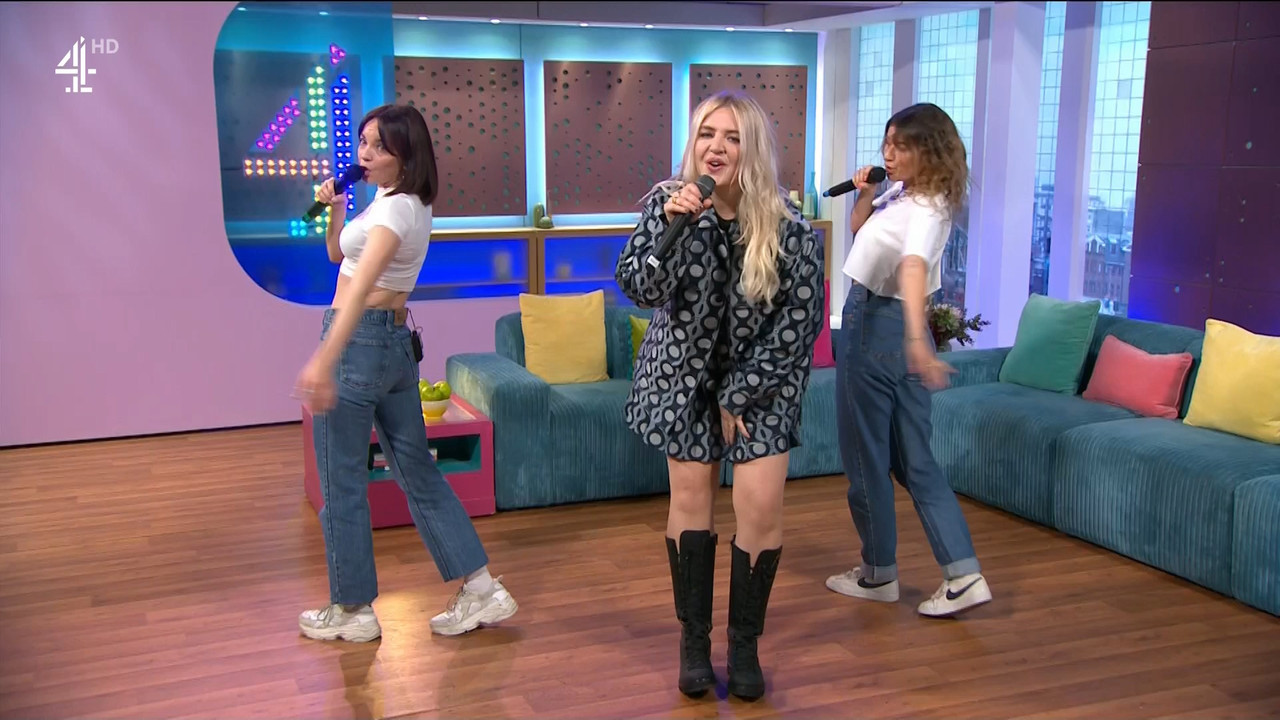 Live Sunday Brunch_20211017_09301230.ts_snapshot_02.53.52.810