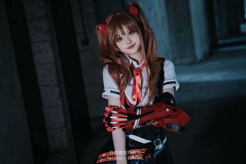 白莉爱吃巧克力 明日香 Cosplay 高清写真【86P｜515.1MB】插图2