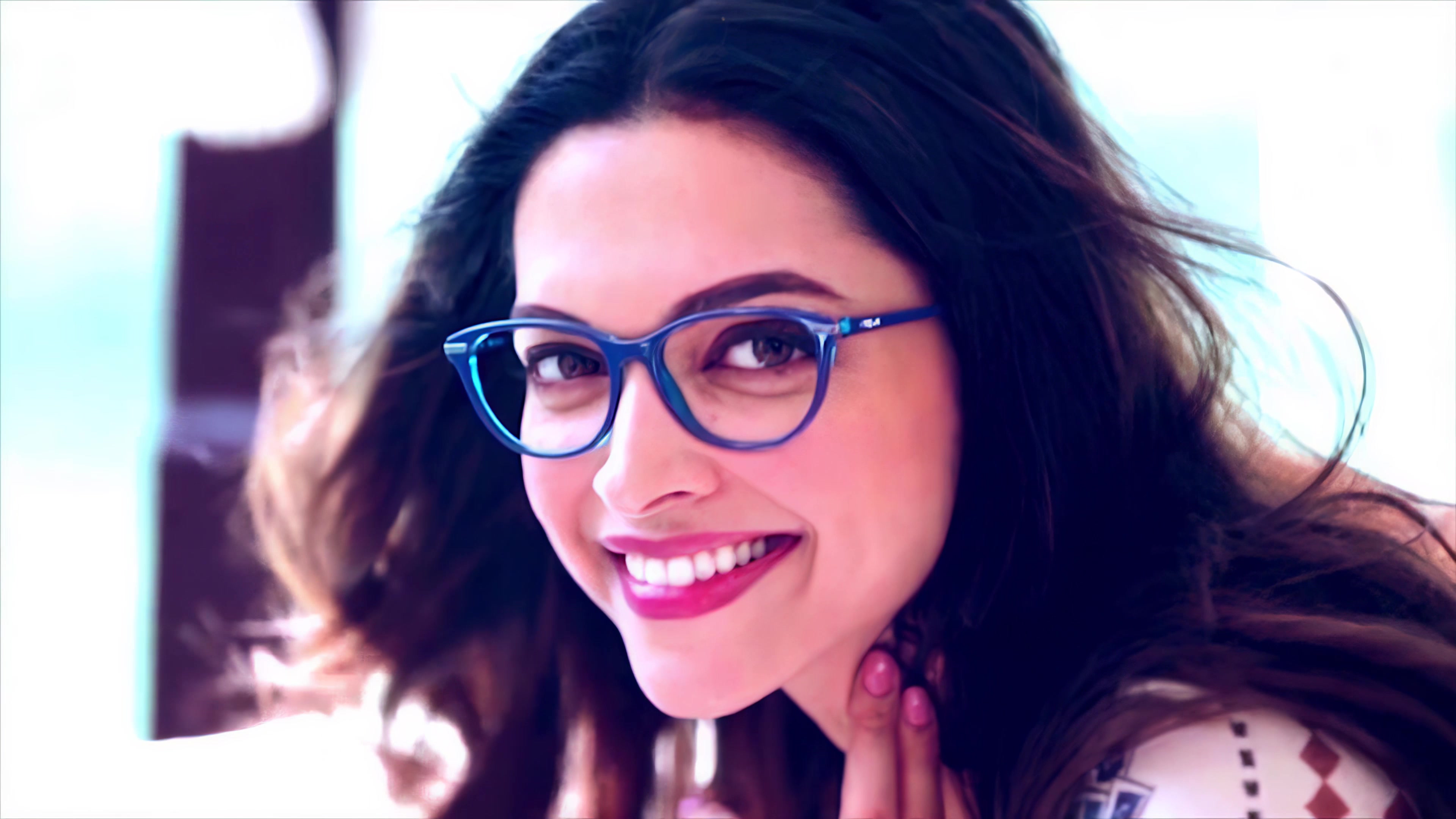 Meet Deepika Padukone in Dubai Edited Version 21 — Postimages