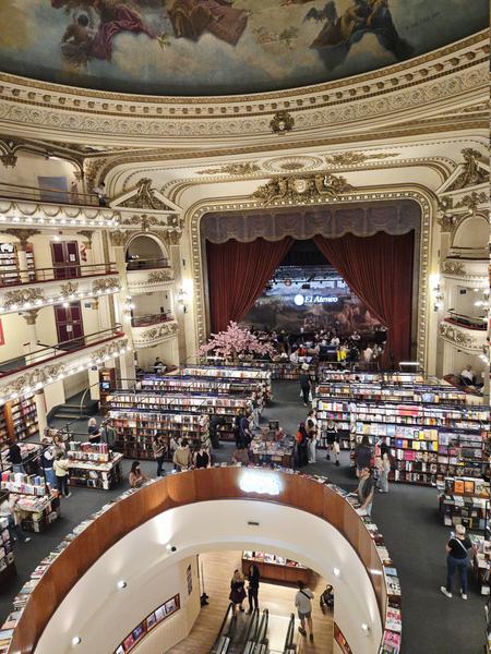 В джазе только девушки или аргентинско-бразильский калейдоскоп В джазе только девушки или аргентинско-бразильский калейдоскоп