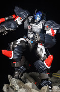 Flame-Toys-Furai-Action-Optimus-Primal-02