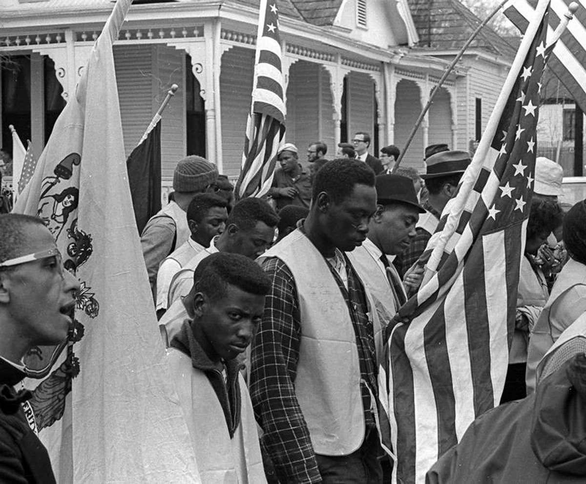 If The American Flag Is A Symbol Of Racism , Why Did Civil Rights 