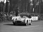 24 HEURES DU MANS YEAR BY YEAR PART ONE 1923-1969 - Page 36 55lm19M300SLR_JM.Fangio-S.Moss_8