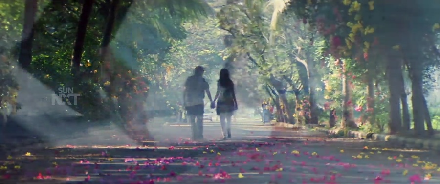 Kadhalil Vizhunthen 2008 WebRip [Tamil] 480p, 720p ESub Screenshot