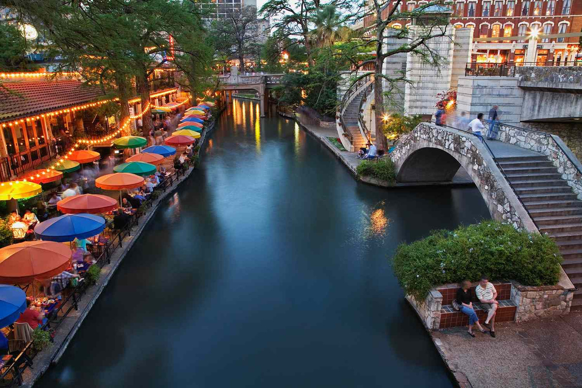 Best Romantic Things to Do in the USA for Couples