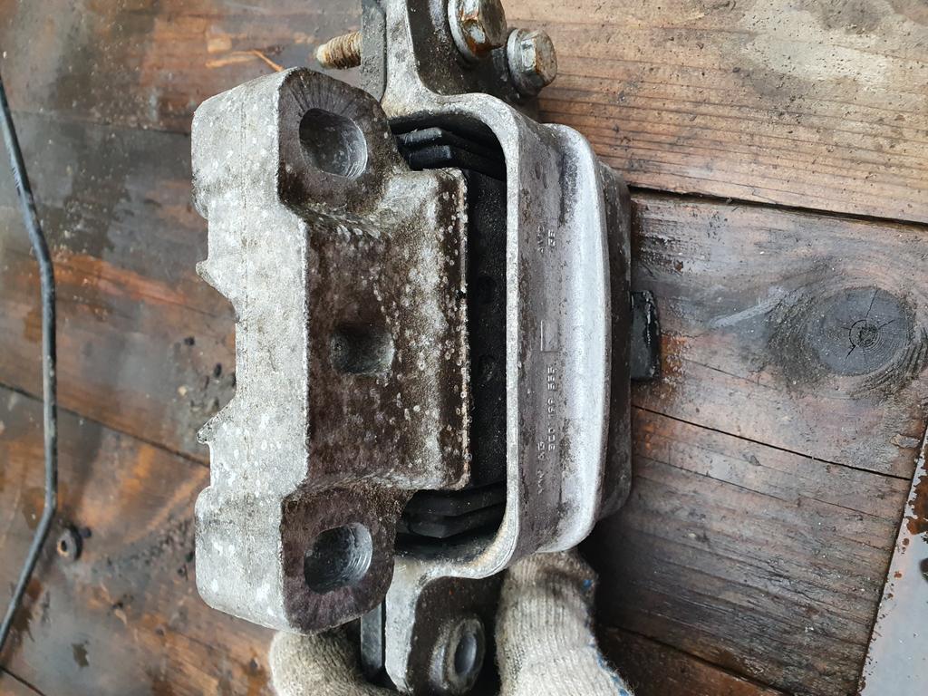 Опора двигателя