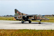 296 APIB Mig-27D 33 Red_61912551104 (3)_Oct 92.