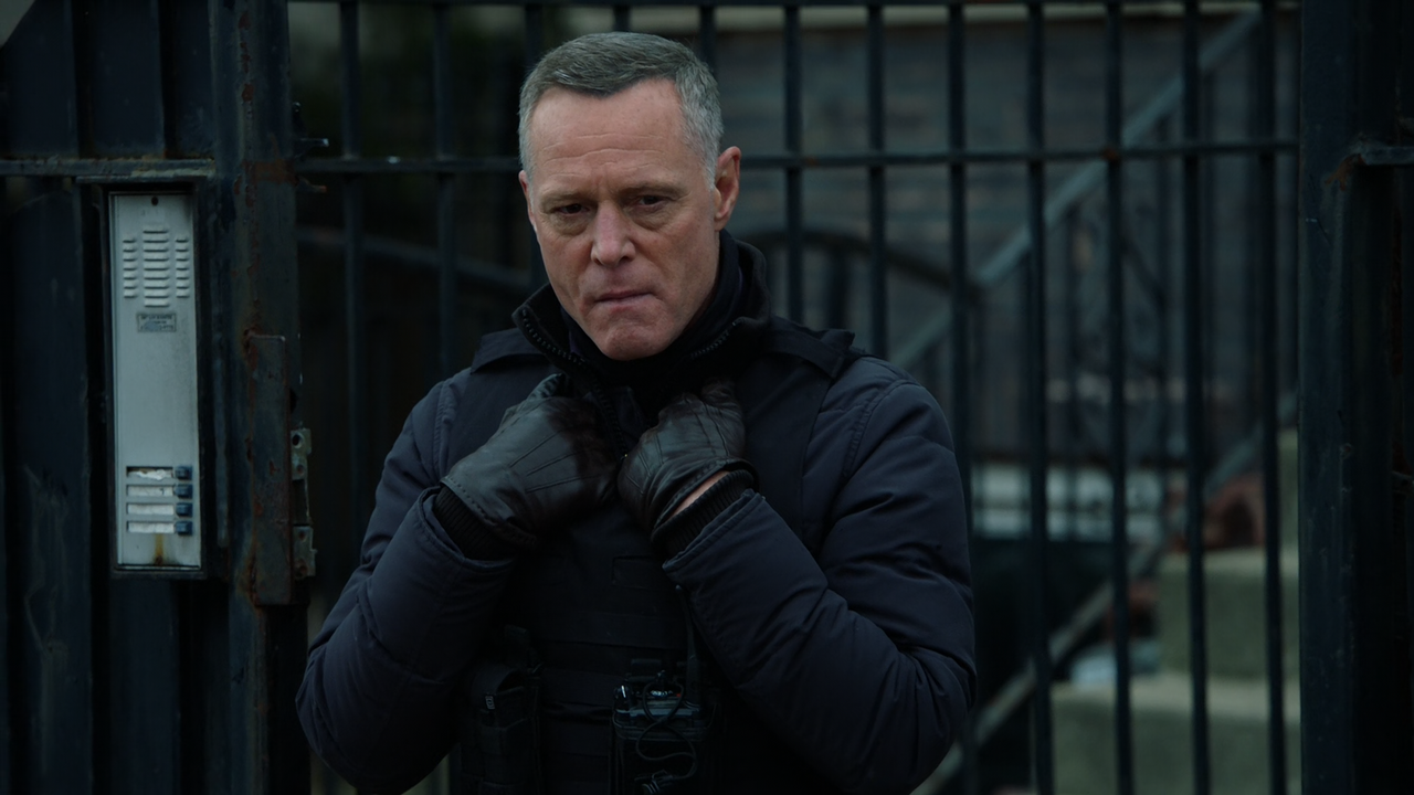 Chicago.P.D.S08E12.Due.Process.1080p.10bit.AMZN.WEB-DL.DDP5.1.HEVC-Vyndros.mkv_snapshot_29.19_[2021.