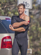 Chris-Hemsworth-superficial-guys-72