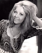 ingrid-pitt-b74