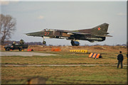 296 APIB MiG-27D 27 Red_61912555165, Herbst 1991