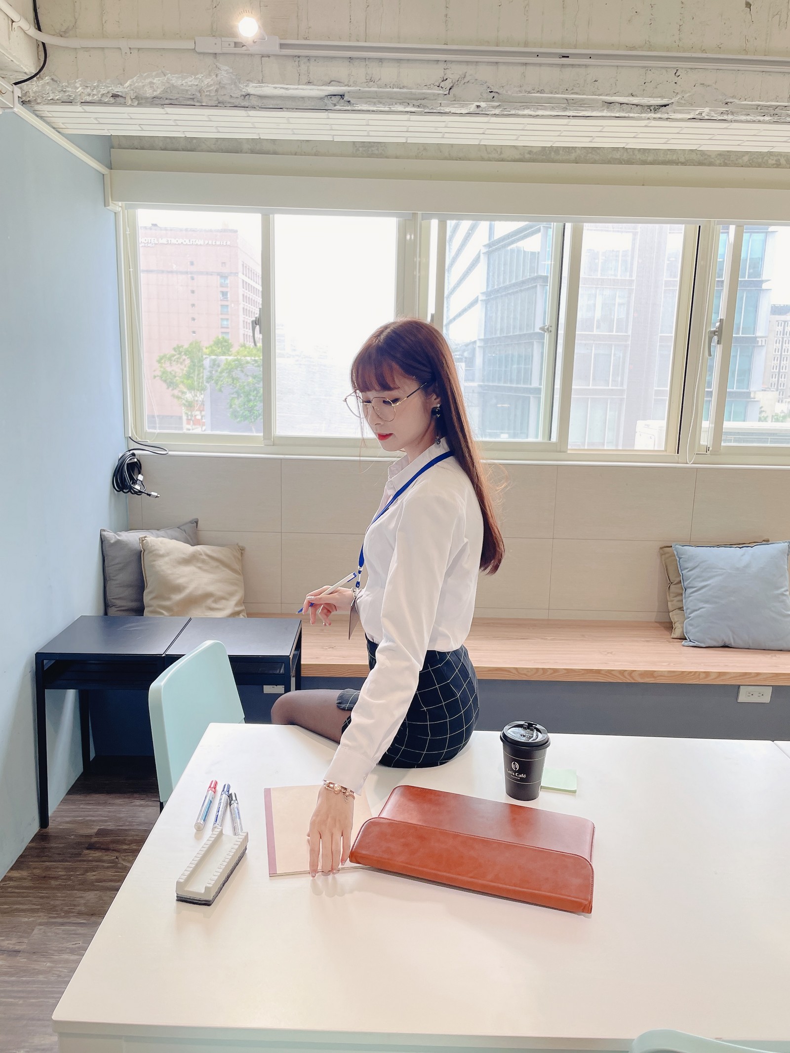 泥泥汝 OL 女郎 B 主题 写真＋视频合集｜高人气职业风作品（350P｜12V｜840MB）插图3