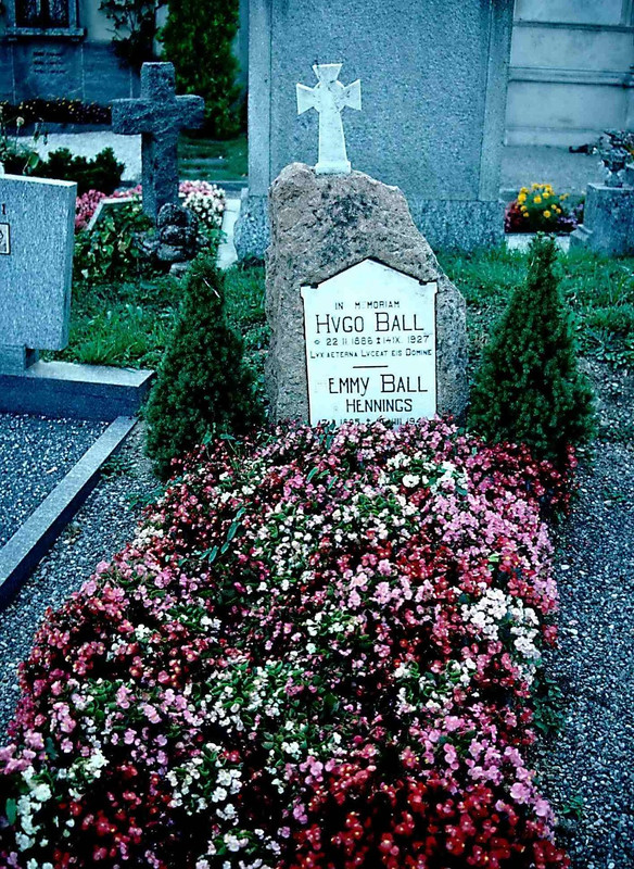 Grab_von_Hugo_Ball_und_Emmy_Ball-Hennings_(1978)