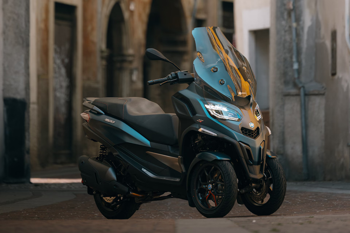 PIAGGIO MP3 530 HPE EXCLUSIVE E5+ BLACK