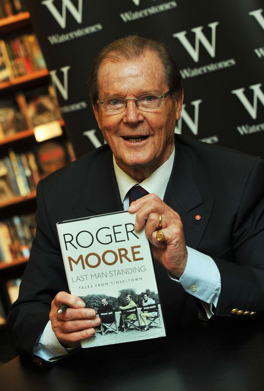 roger_moore_b30