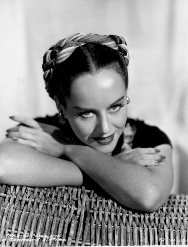 paulette_goddard_mb24