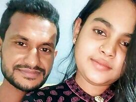Beautiful Pretty Girl Fingered on video call latest viral