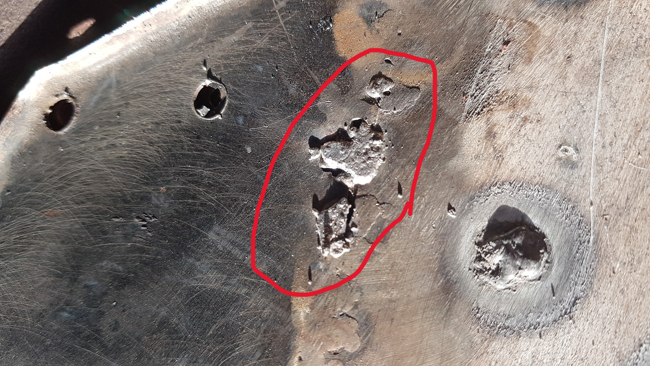 trou bouché à l'etain