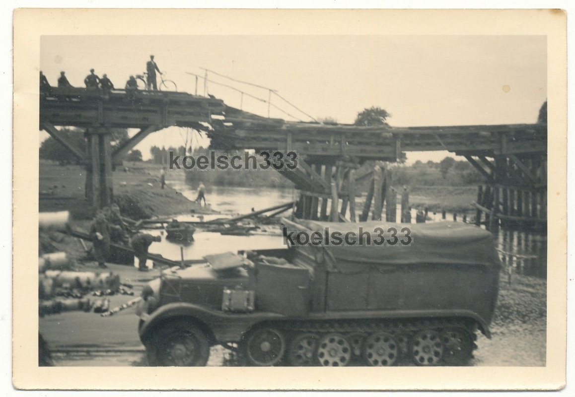 Foto gesprengte Brücke Wehrmacht Pioniere Panzer