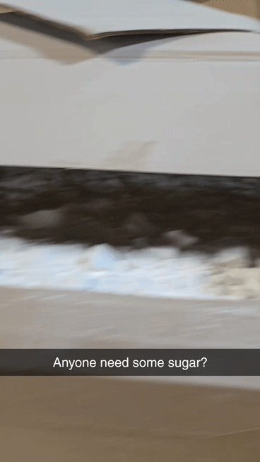Snapchat-2092239950-1.gif