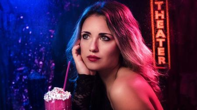 1756b662 6517 45b9 bfc5 10c535e97aaf - Creative Photography Lighting - The Magic of Color And Gels