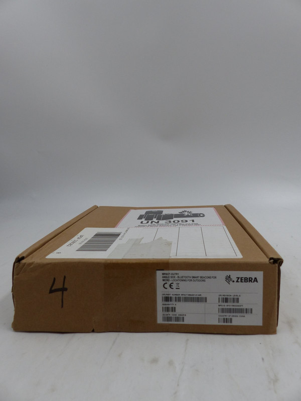 BOX OF 4 BLUETOOTH SMART BEACONS MODEL: MPACT-OUTR1 PN: MPACT-MB4001-01-WR