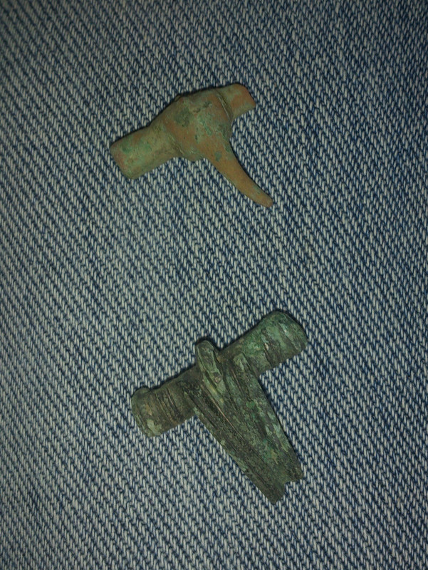 2 Roman brooches 02042013
