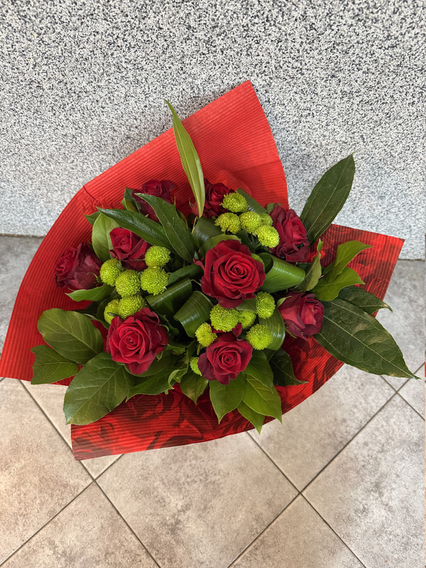Bukiet z 5  czerwonych róż 