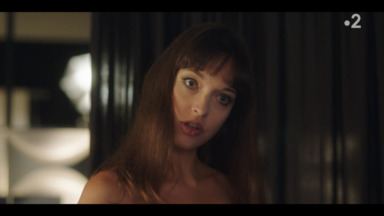 2022-05-13_21_10_Fr2_Les-petits-meurtres-d-Agatha-Christie-70-s_3x2_La-chambre-noire.mp4_snapshot_35