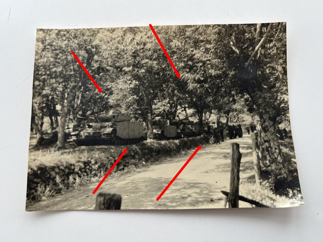 Foto Italien, Panzer mit Seitenschürzen in Fornillo 1943, Panzer IV,