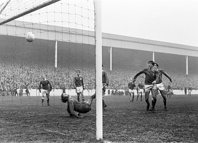 [Image: One-of-the-greatest-games-on-Trentside-c...Ian-St.jpg]