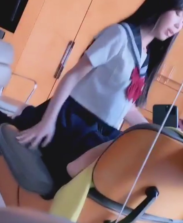 Ngintip Anak Sekolah Ngewe