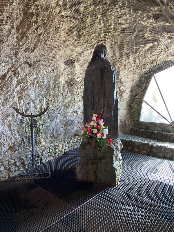 B929E219-63ED-487D-8EBC-1F06D3F773DF