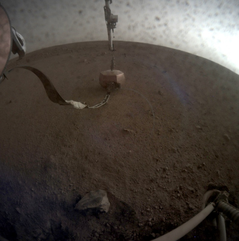 Nešto čudno se događa na mjestu InSight-a (Mars). Isparavanje podzemnog leda?  - Page 3 1-1