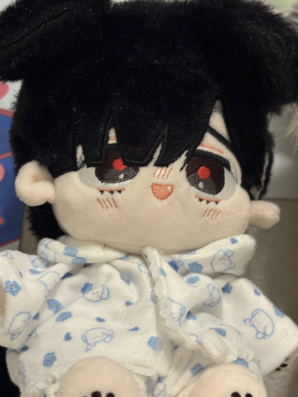 THISIS MY DAVORUTE PIC HES SO CUTE HES SO FUCKING CUTE