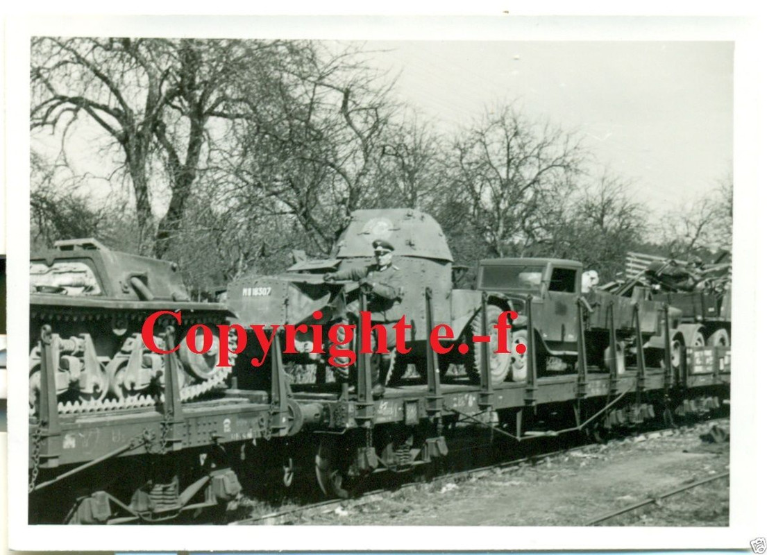 Panzerspähwagen PANHARD   PANZER - BAHN-WAGON - 